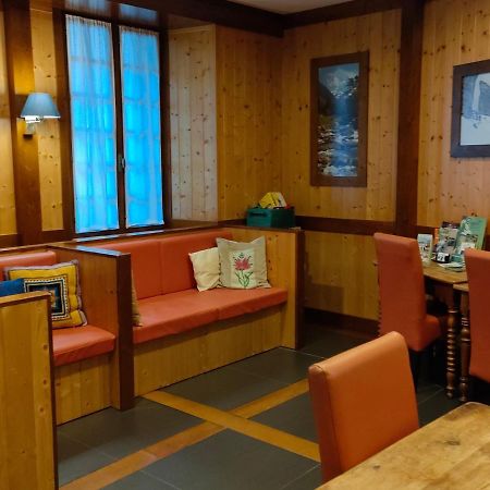 Gite Beau Soleil Hostel Cauterets Bagian luar foto